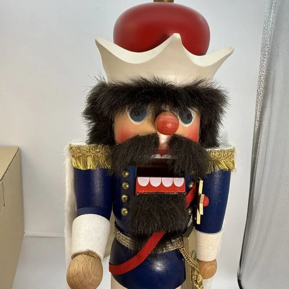 HOLZKUNST CHRISTIAN ULBRICHT NUTCRACKER King BAVARIA GERMANY Handmade